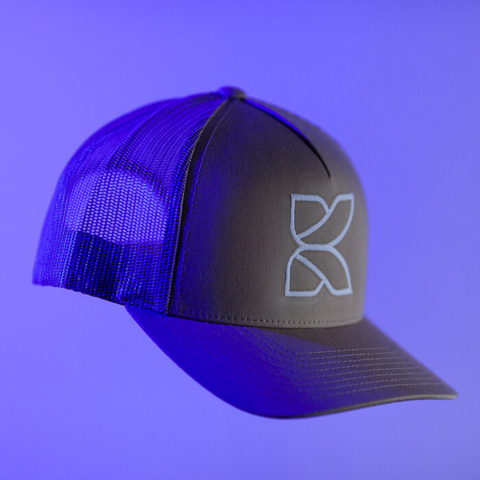 casquettes-trucker-kaki-blanc
